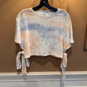 Storia Tie-Side Cropped Tee – Size Small (NWOT)